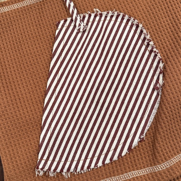 POL “Cinnamon Stick” Brown and Cream Star Sweater - Picture 8 of 17